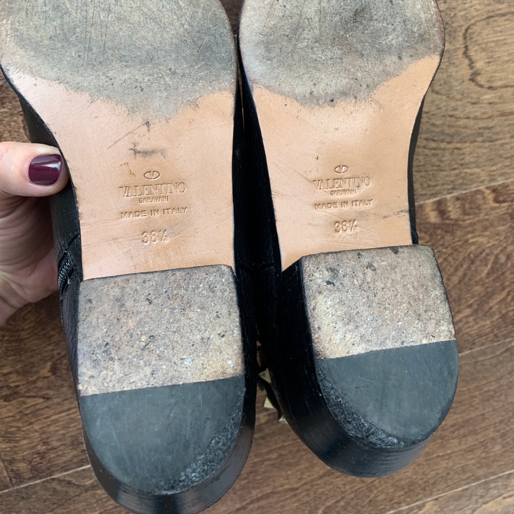 SOLD Valentino rockstud booties 38.5 - Picture 4 of 8